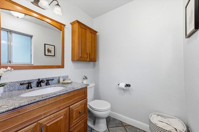 10706 Alta Sierra Dr, Grass Valley, CA 95949