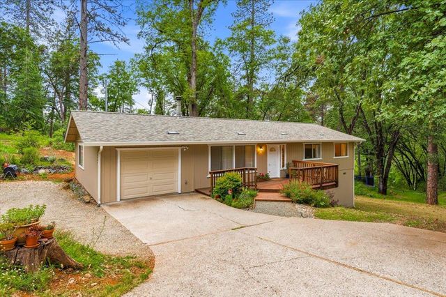 10706 Alta Sierra Dr, Grass Valley, CA 95949