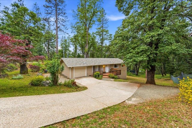 10706 Alta Sierra Dr, Grass Valley, CA 95949