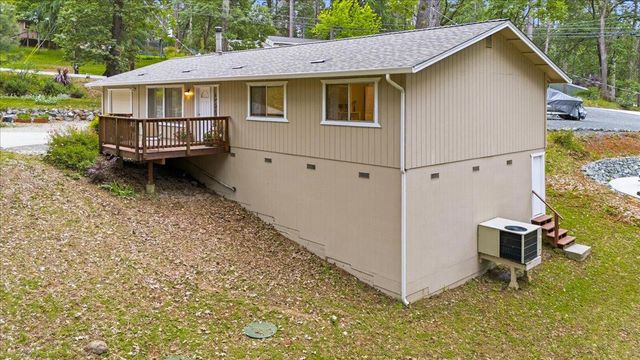 10706 Alta Sierra Dr, Grass Valley, CA 95949