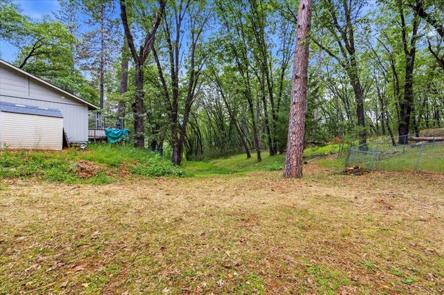 10706 Alta Sierra Dr, Grass Valley, CA 95949