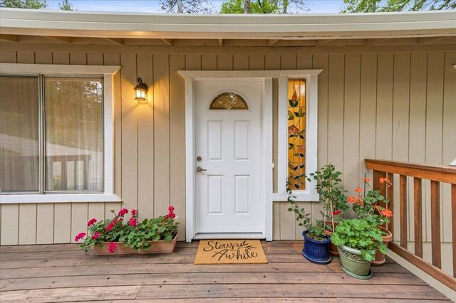10706 Alta Sierra Dr, Grass Valley, CA 95949