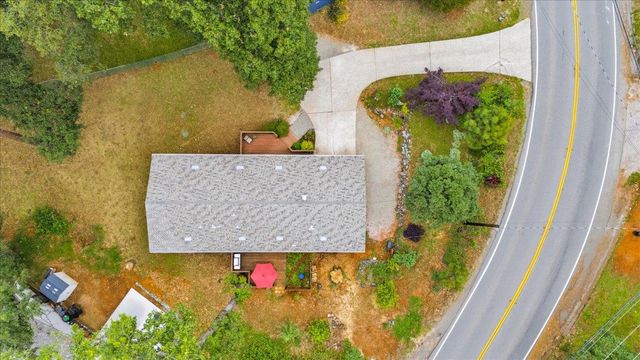 10706 Alta Sierra Dr, Grass Valley, CA 95949