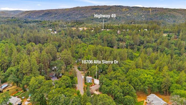 10706 Alta Sierra Dr, Grass Valley, CA 95949