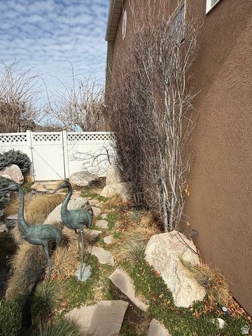 1475 W IRON PORT DR, South Jordan, UT 84095