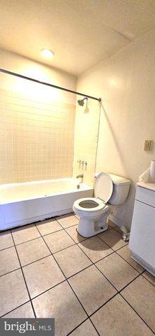 439 E STRAWBERRY ST, Lancaster, PA 17602