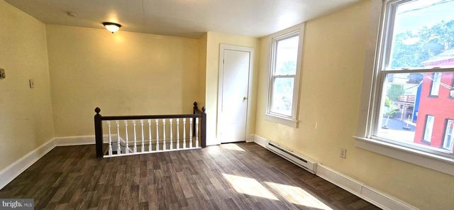 439 E STRAWBERRY ST, Lancaster, PA 17602