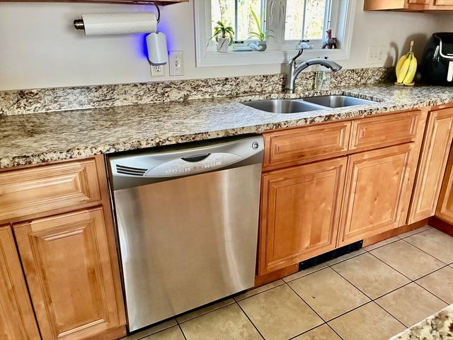 476 Wachusett St, Holden, MA 01520