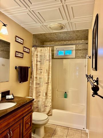 476 Wachusett St, Holden, MA 01520