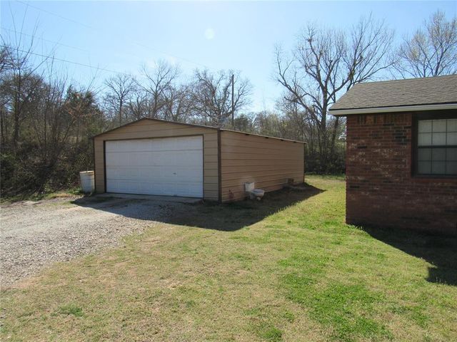 342302 E 1070 Street, Meeker, OK 74855