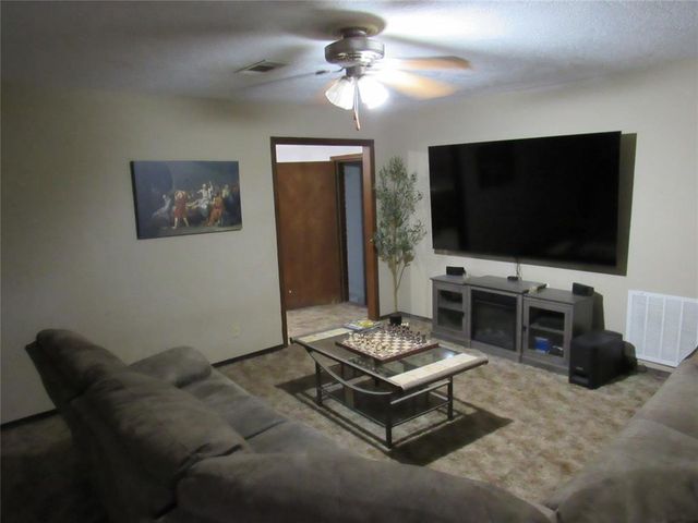 342302 E 1070 Street, Meeker, OK 74855