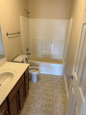 3839 Jockey Dr Apt C, Clarksville, TN 37042