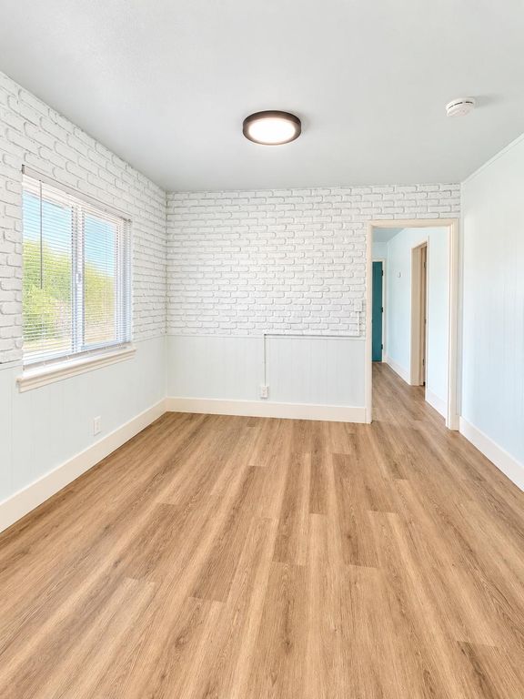 Image 10 of property listing at 3856 N Hacienda Drive, Fresno, CA 93705