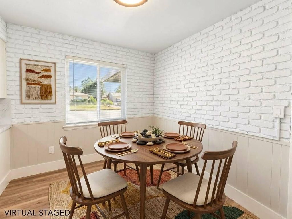 Image 12 of property listing at 3856 N Hacienda Drive, Fresno, CA 93705