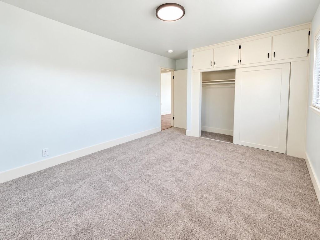 Image 21 of property listing at 3856 N Hacienda Drive, Fresno, CA 93705
