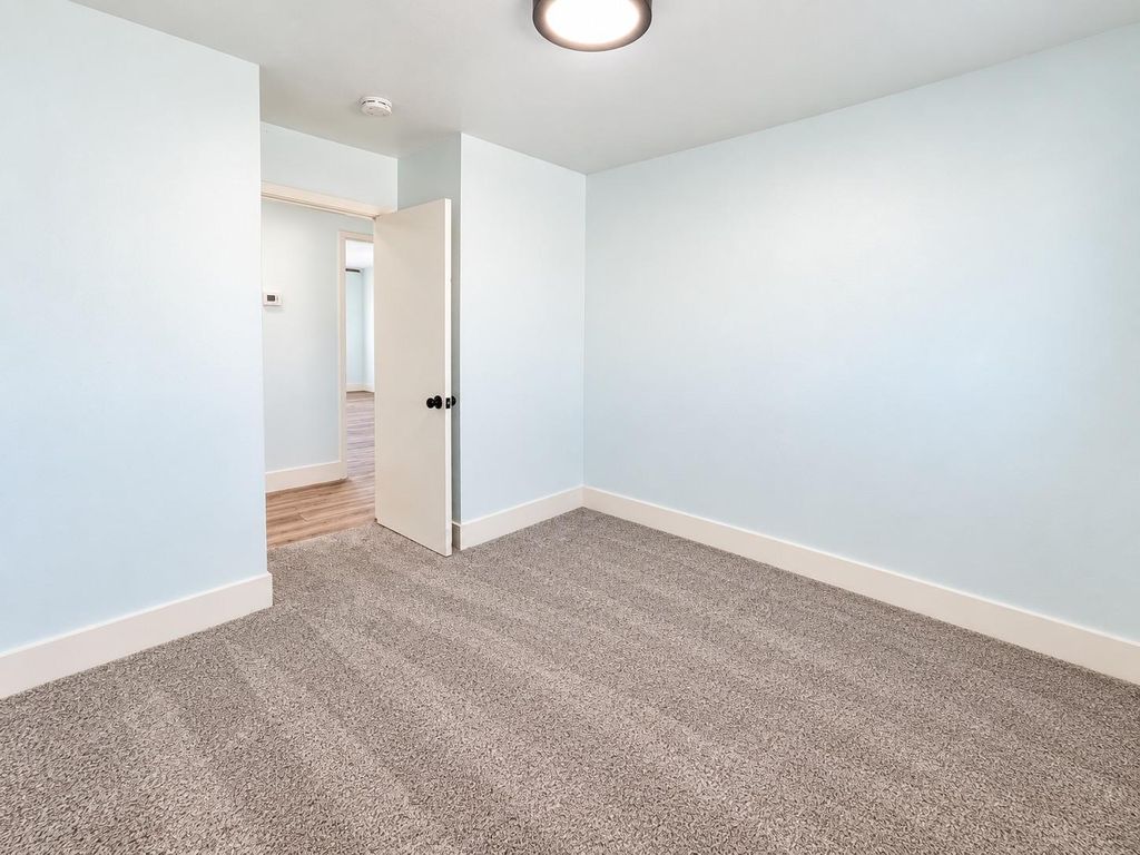 Image 23 of property listing at 3856 N Hacienda Drive, Fresno, CA 93705