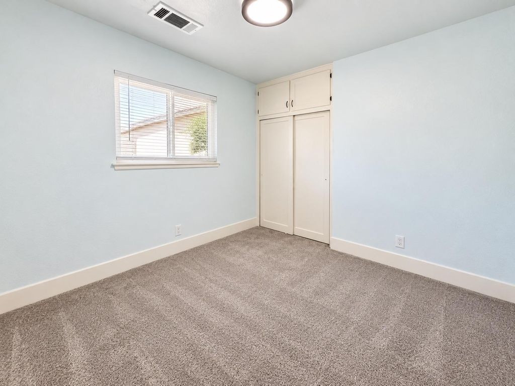 Image 24 of property listing at 3856 N Hacienda Drive, Fresno, CA 93705