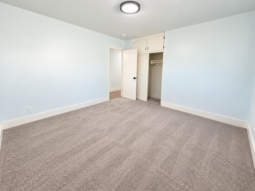Image 27 of property listing at 3856 N Hacienda Drive, Fresno, CA 93705