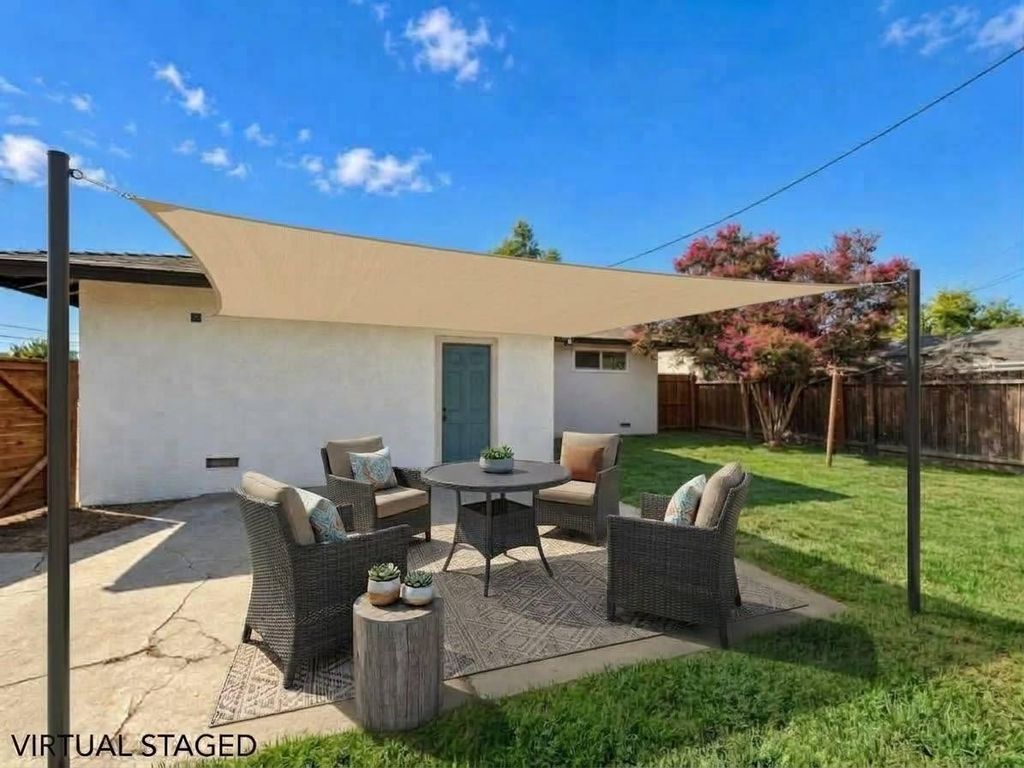 Image 31 of property listing at 3856 N Hacienda Drive, Fresno, CA 93705