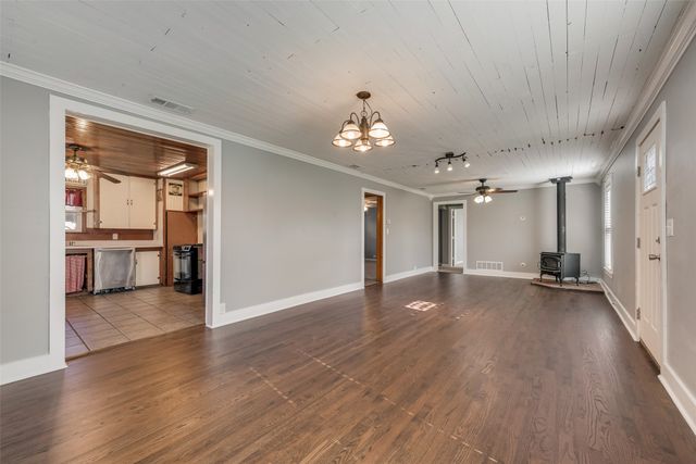 106 W 2nd North Street, Kaufman, TX 75142