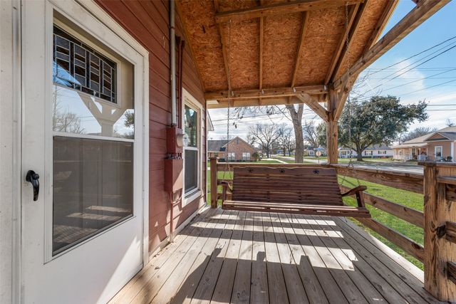 106 W 2nd North Street, Kaufman, TX 75142