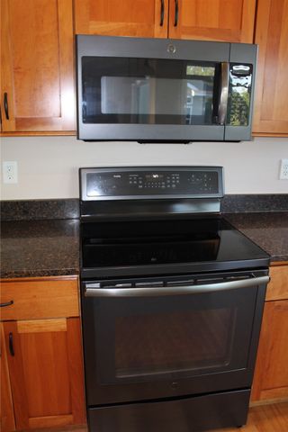 3137 Brookfield Drive, Marion, IA 52302