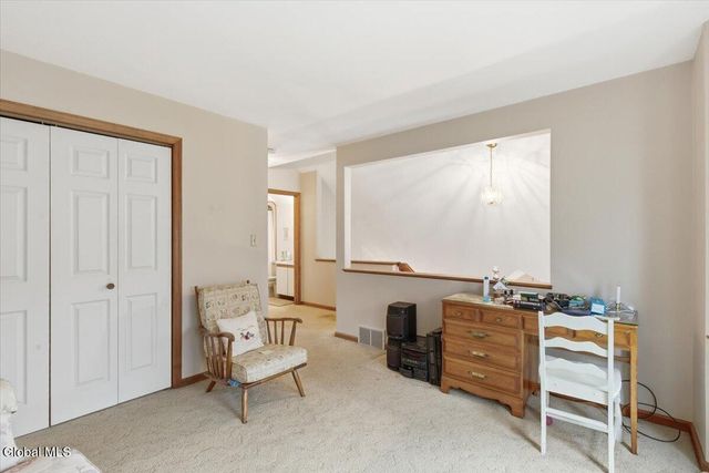 18 Kensington Place, Albany, NY 12209