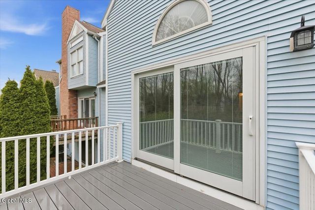 18 Kensington Place, Albany, NY 12209