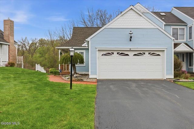 18 Kensington Place, Albany, NY 12209