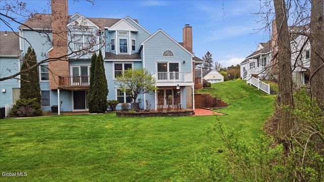 18 Kensington Place, Albany, NY 12209