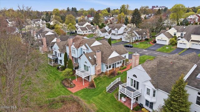 18 Kensington Place, Albany, NY 12209