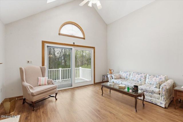18 Kensington Place, Albany, NY 12209