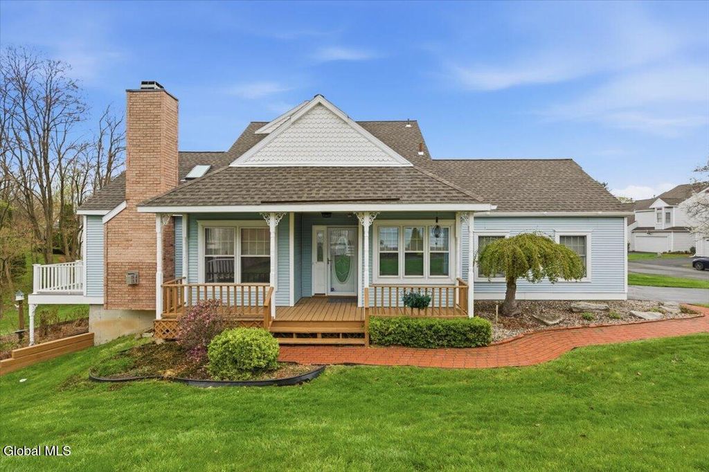 18 Kensington Place, Albany, NY 12209