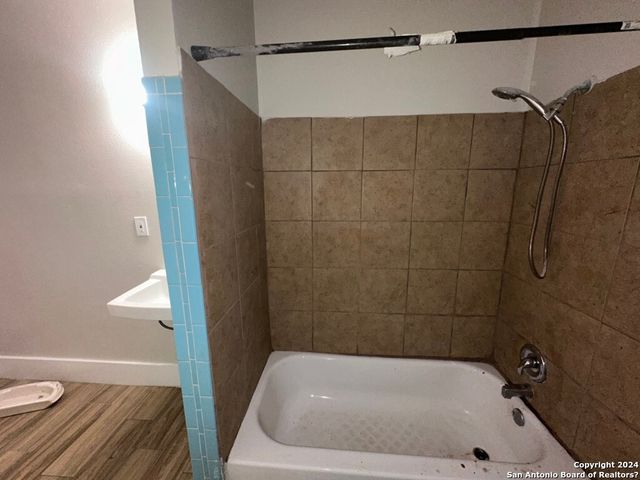 1320 Monterey, San Antonio, TX 78207