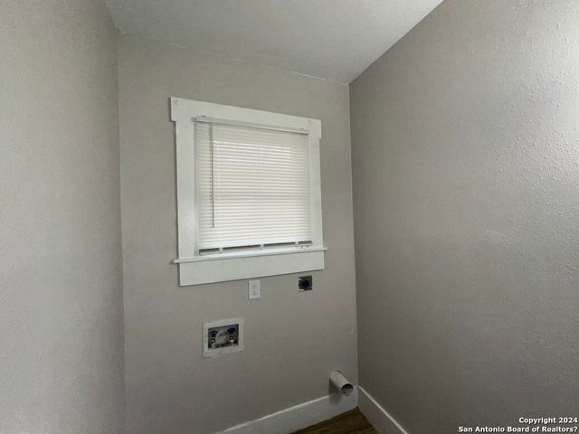 1320 Monterey, San Antonio, TX 78207