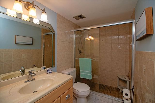 1100 E BAY DRIVE 104, Largo, FL 33770