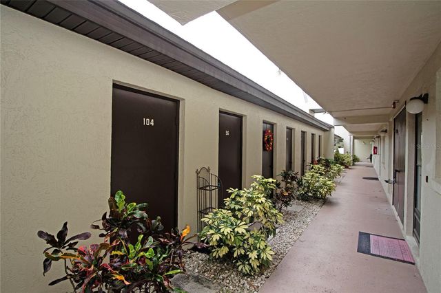 1100 E BAY DRIVE 104, Largo, FL 33770