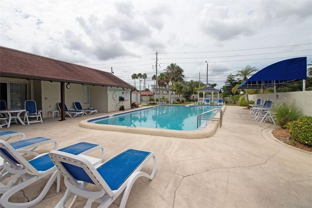 1100 E BAY DRIVE 104, Largo, FL 33770