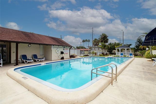 1100 E BAY DRIVE 104, Largo, FL 33770