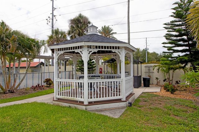 1100 E BAY DRIVE 104, Largo, FL 33770