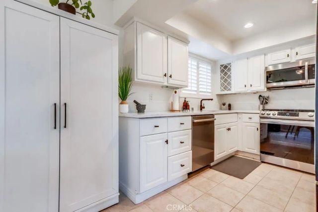 1020 Ocean Park 3, Santa Monica, CA 90405