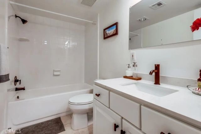 1020 Ocean Park 3, Santa Monica, CA 90405