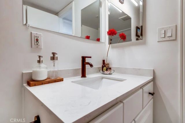 1020 Ocean Park 3, Santa Monica, CA 90405