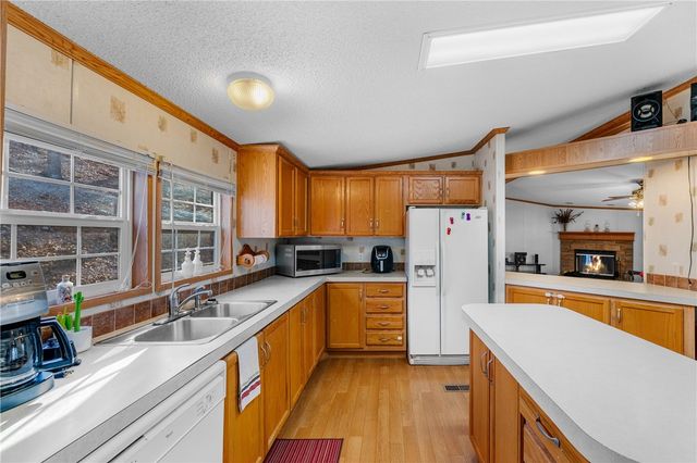 33 Skyview Lane, Holiday Island, AR 72631