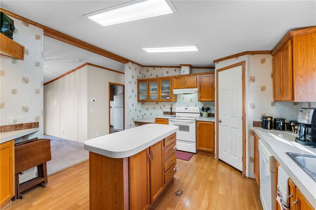 33 Skyview Lane, Holiday Island, AR 72631