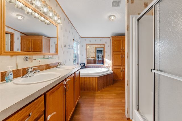 33 Skyview Lane, Holiday Island, AR 72631