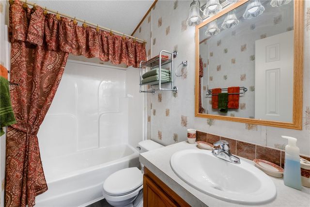 33 Skyview Lane, Holiday Island, AR 72631