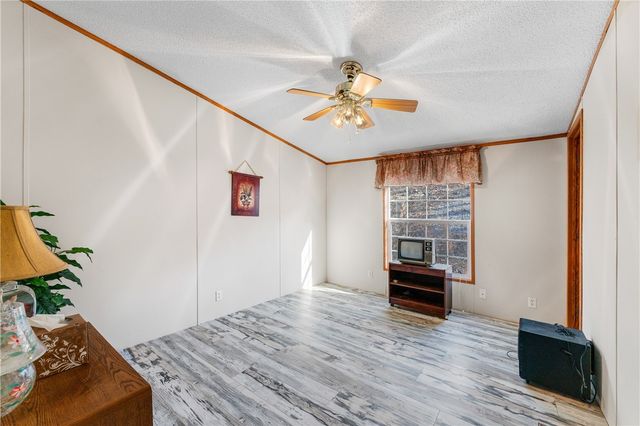 33 Skyview Lane, Holiday Island, AR 72631