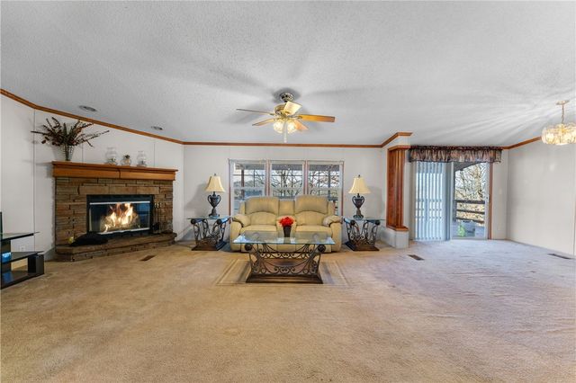 33 Skyview Lane, Holiday Island, AR 72631