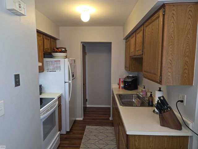 27562 Concord Avenue, Warren, MI 48093